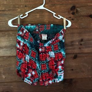 Patterned stretchy shorts